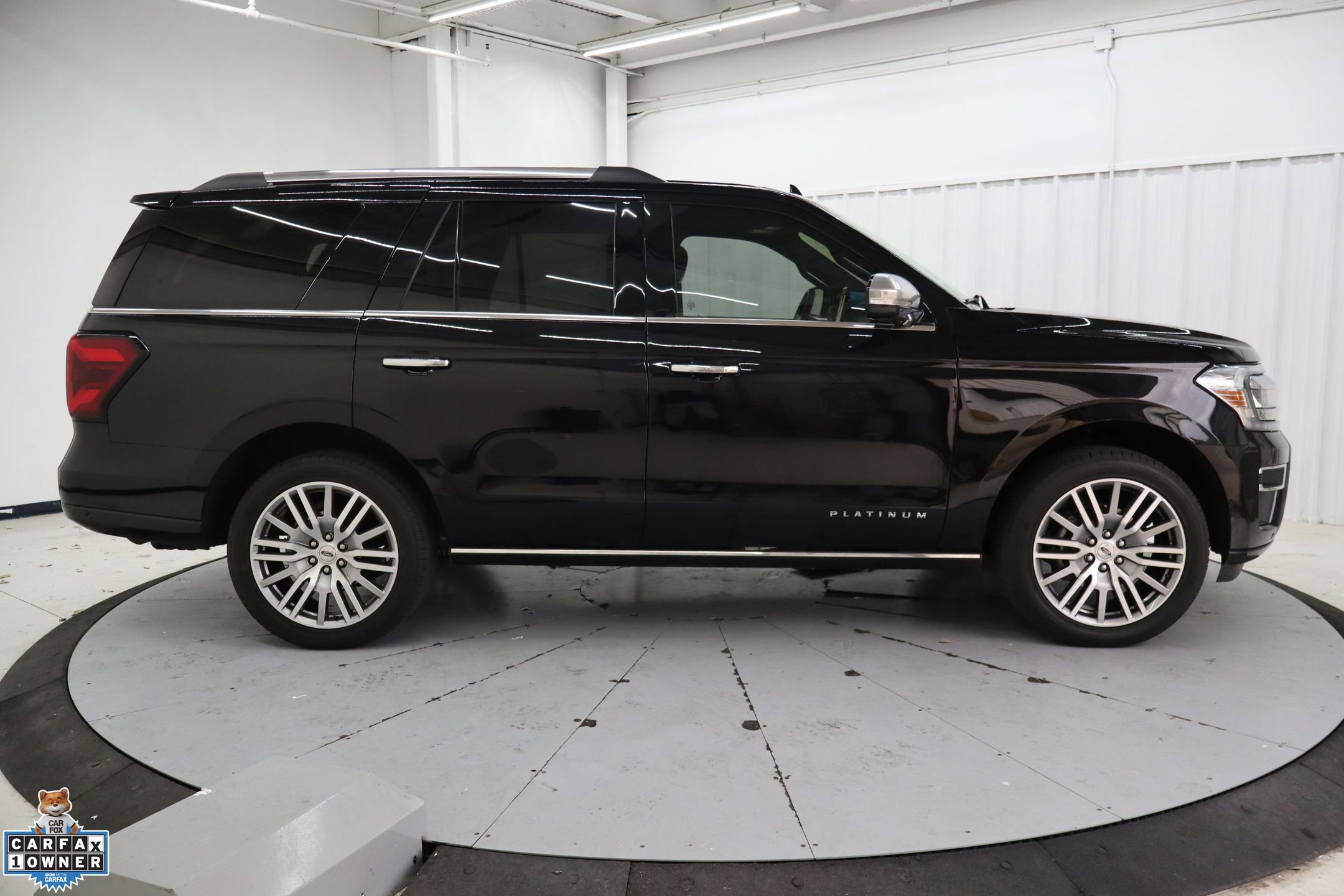 Certified 2024 Ford Expedition Platinum image 2