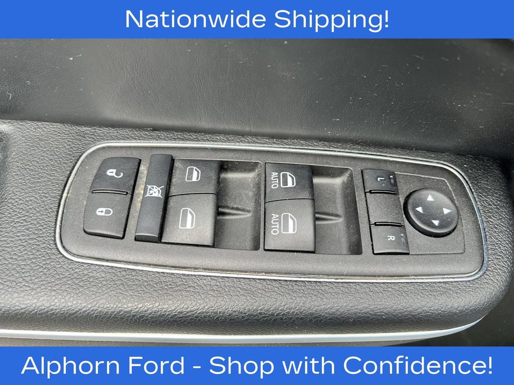 Used 2023 Chrysler 300 S w/ Comfort Group RWD image 13