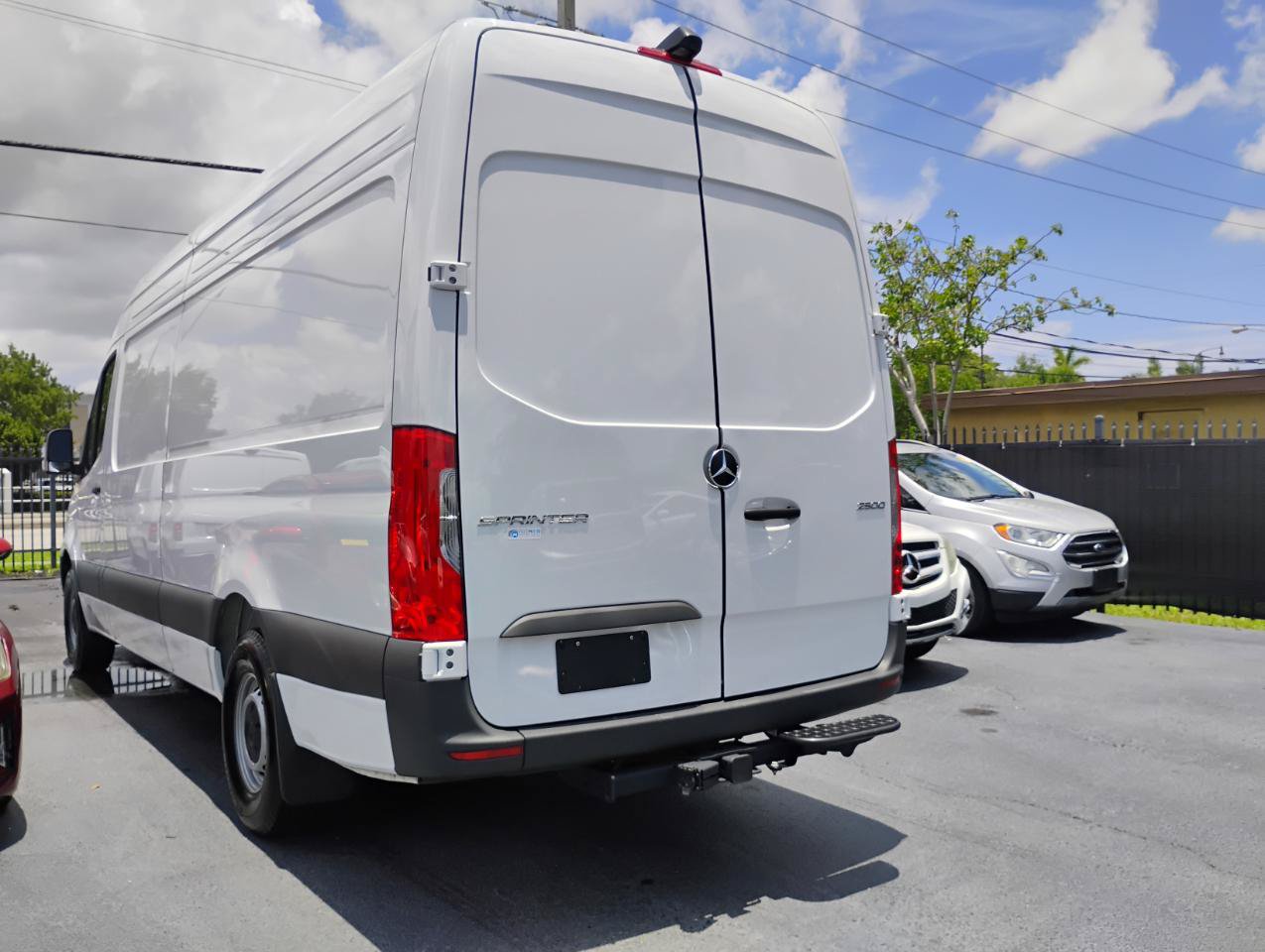 Used 2025 Mercedes-Benz Sprinter 2500 image 3