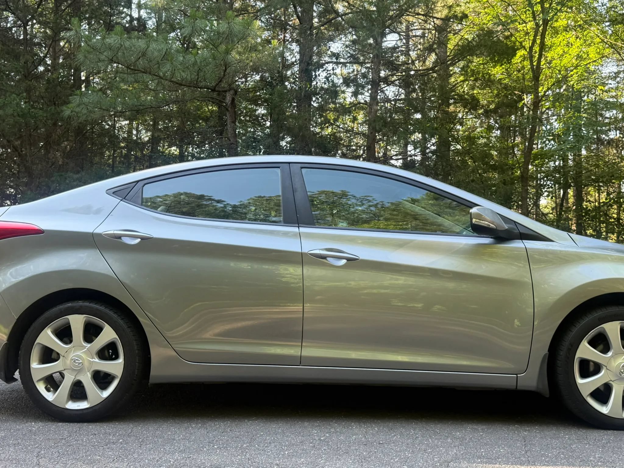 Used 2013 Hyundai Elantra Limited FWD image 4