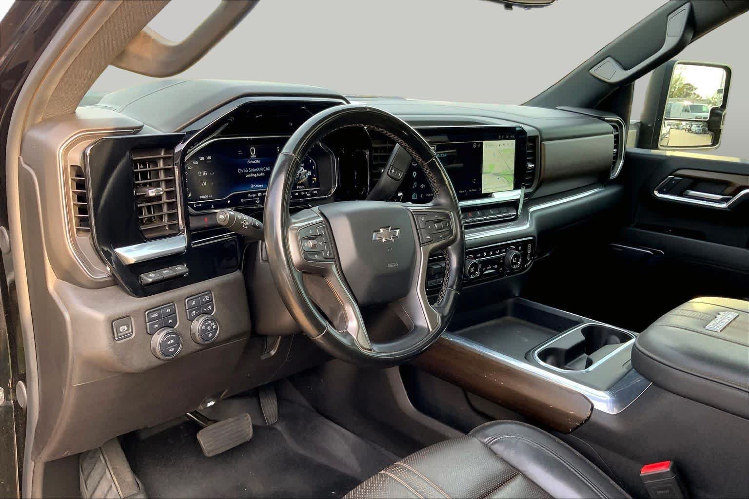 Used 2024 Chevrolet Silverado 2500 High Country w/ High Country Premium Package AWD/4WD image 17