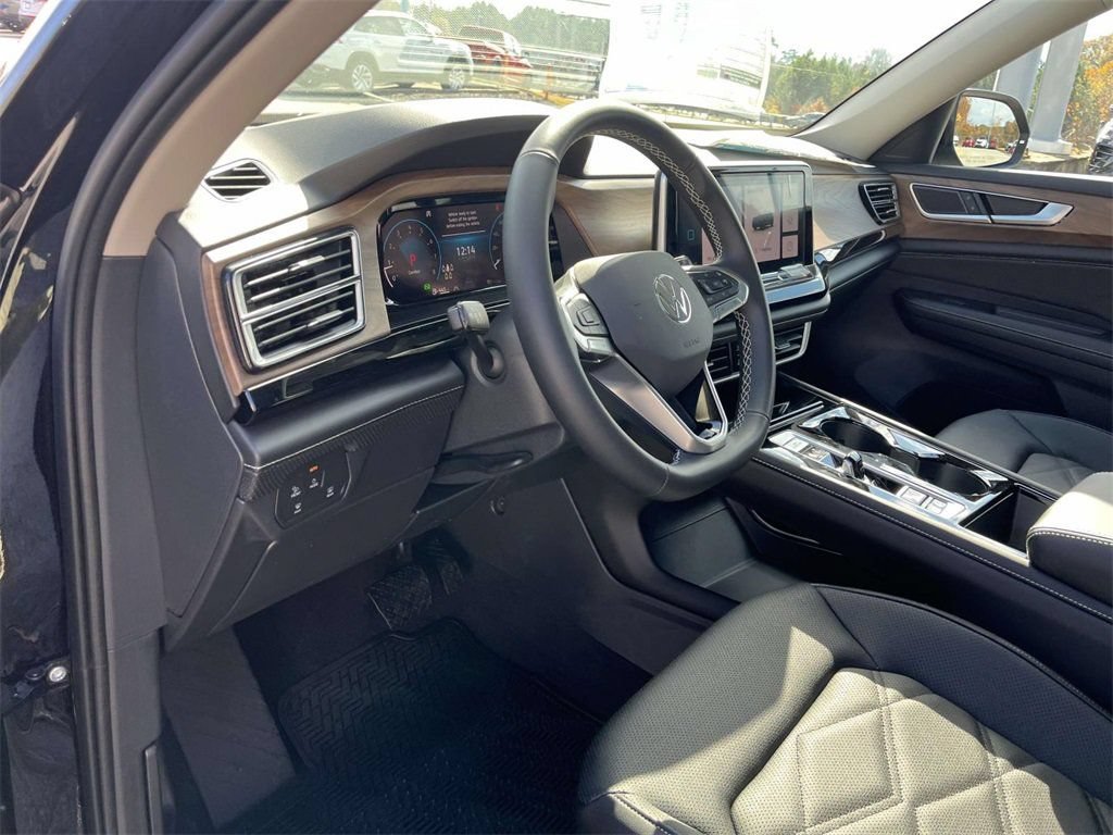 New 2026 Volkswagen Atlas SE FWD image 17