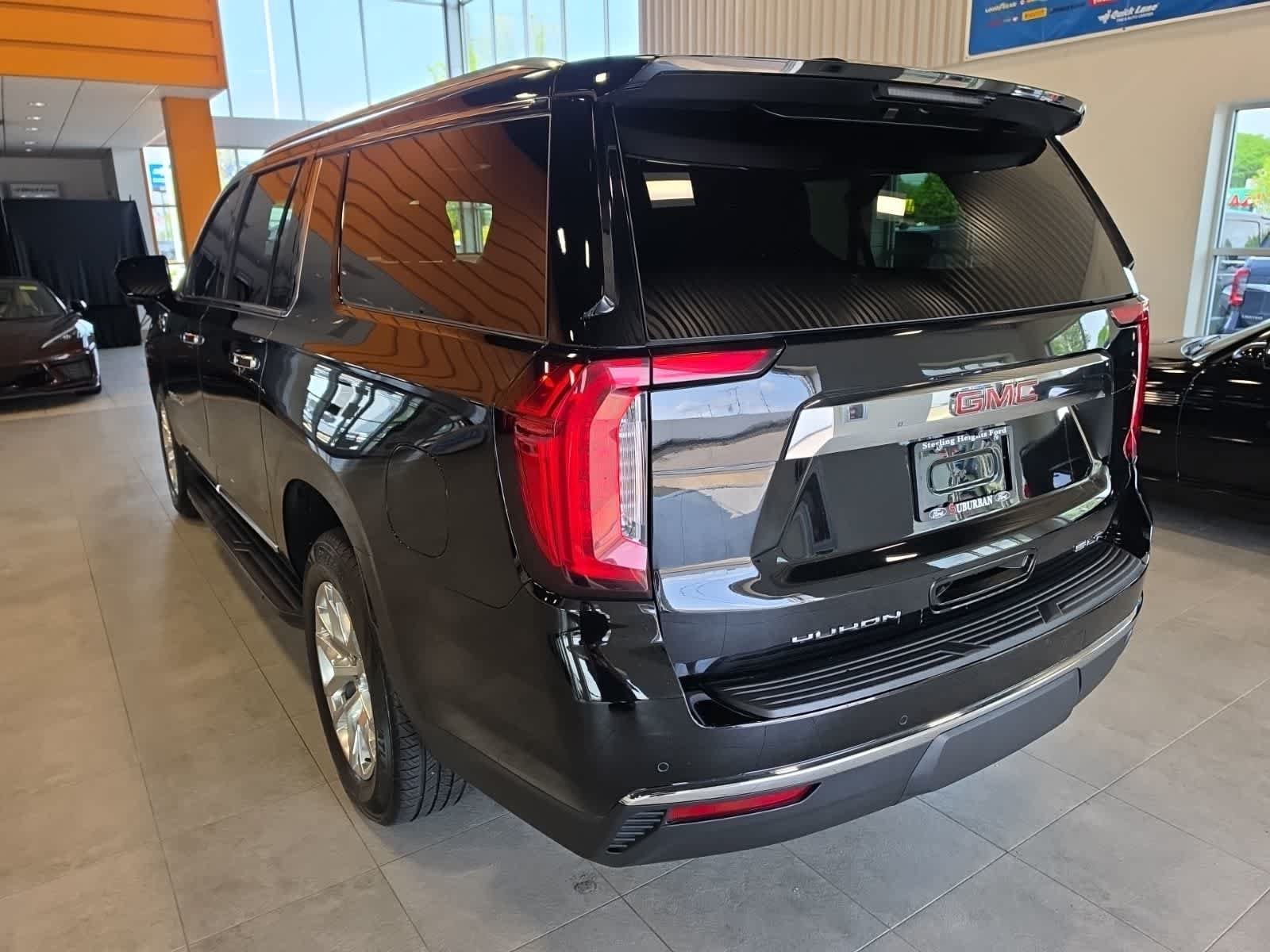 Used 2023 GMC Yukon XL SLT AWD/4WD image 11