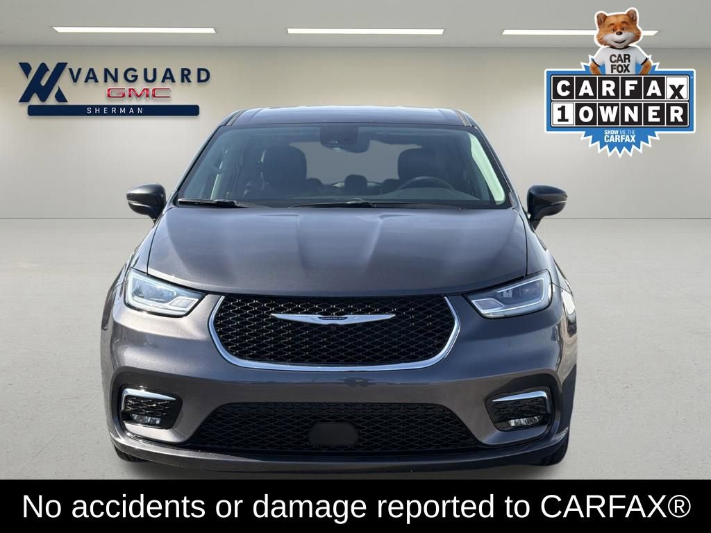 Used 2023 Chrysler Pacifica Touring-L image 2