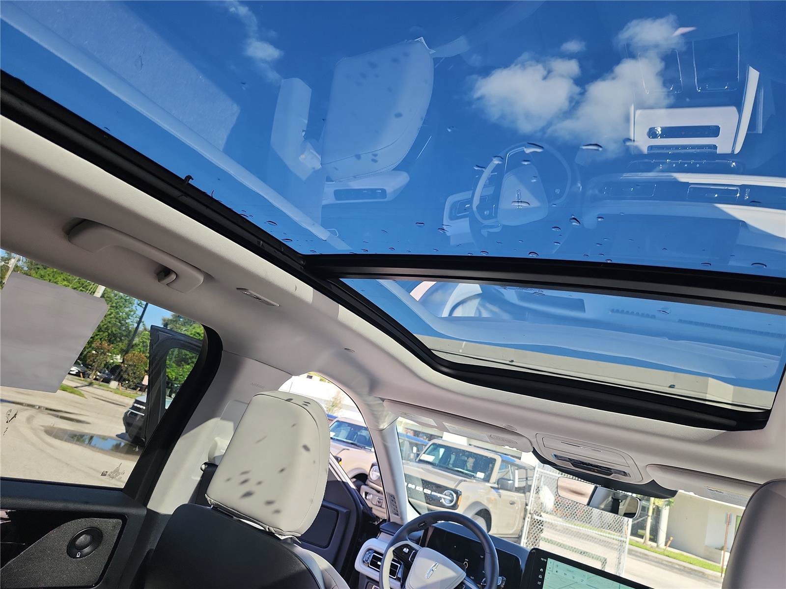 New 2027 Lincoln Aviator Reserve w/ Jet Appearance Package RWD image 29