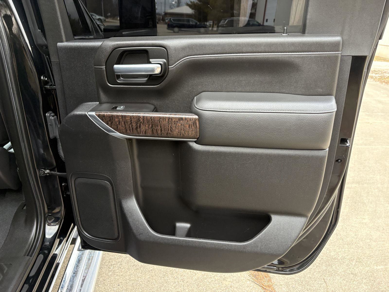 Used 2021 GMC Sierra 3500 Denali w/ Denali Ultimate Package image 16