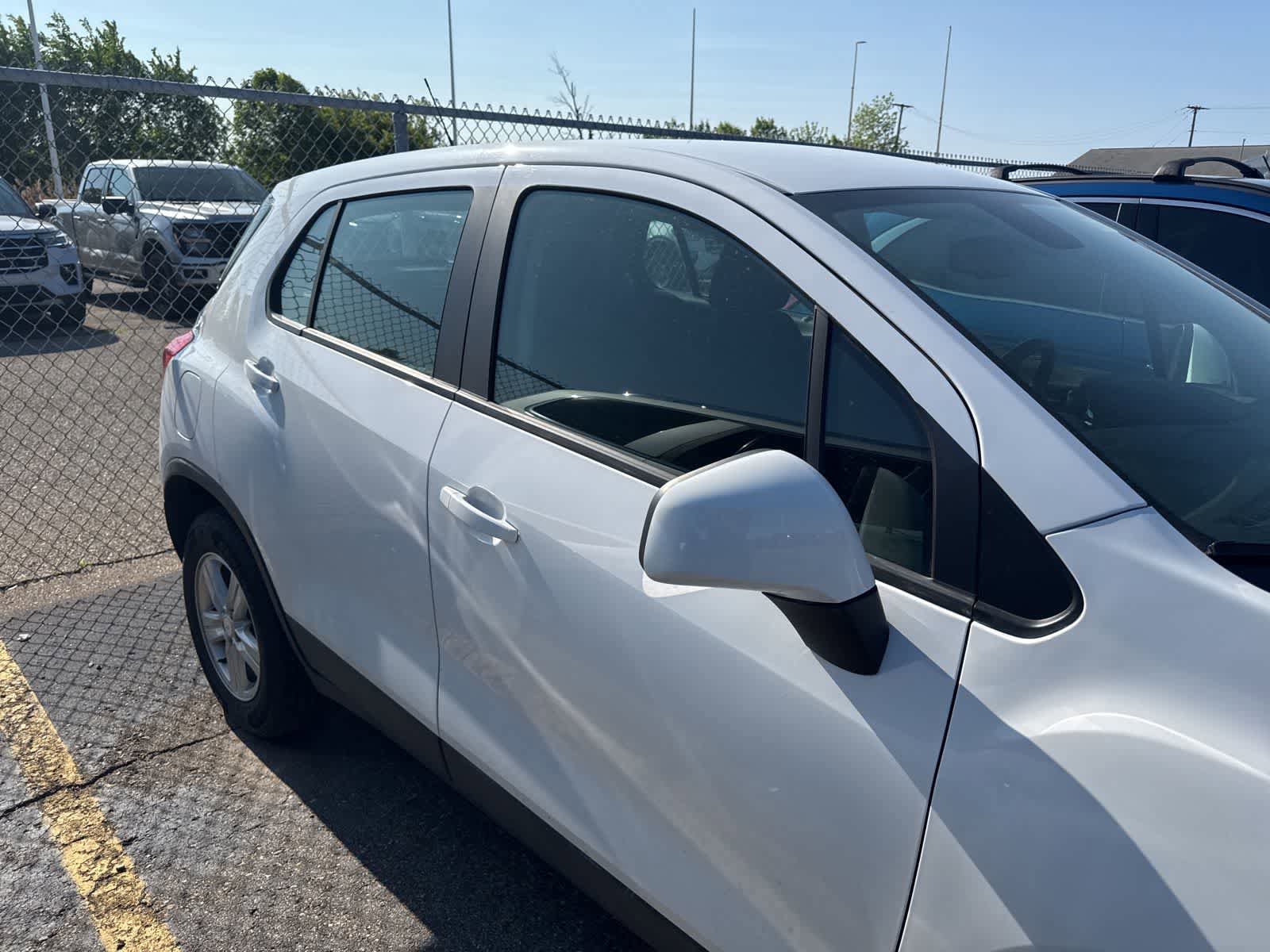 Used 2019 Chevrolet Trax LS FWD image 23