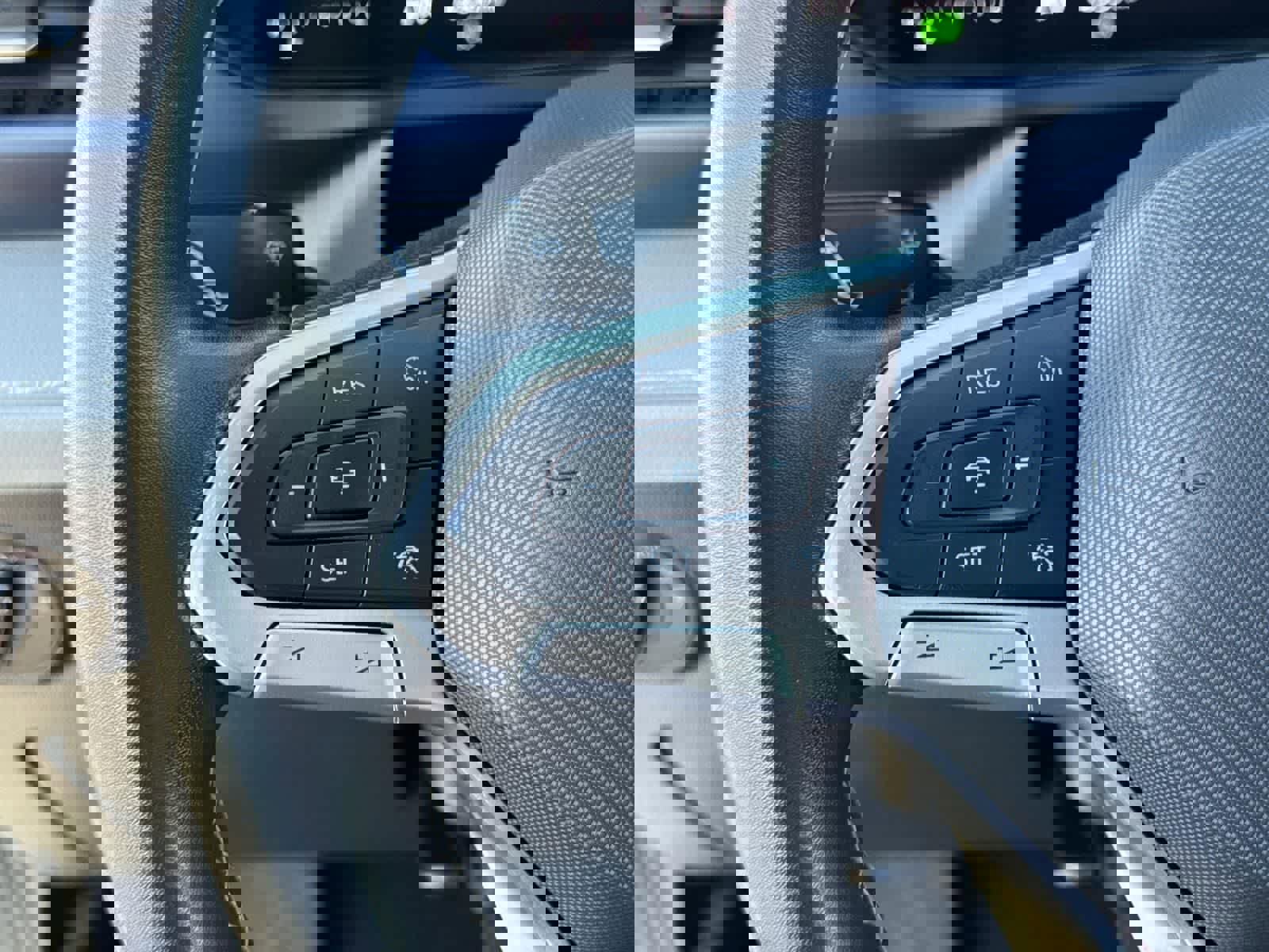 Used 2024 Volkswagen Taos SE image 22