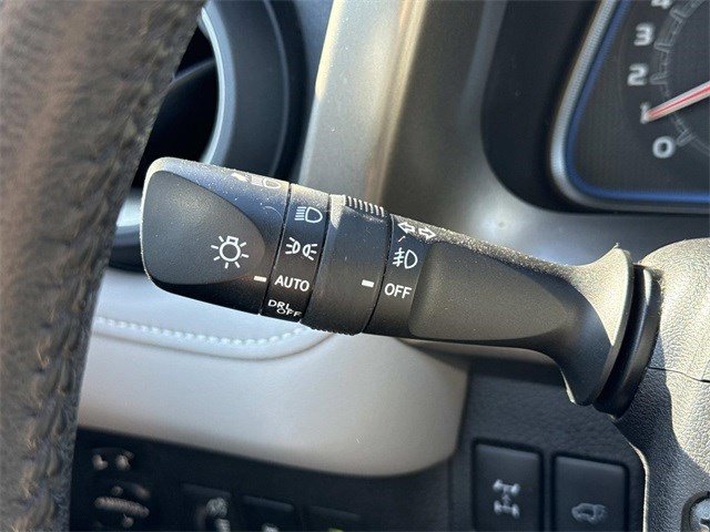 Used 2015 Toyota RAV4 Limited image 27