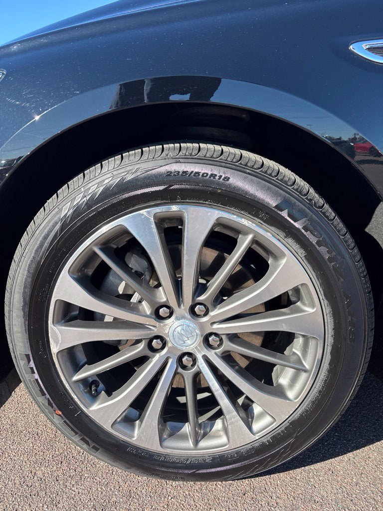 Used 2019 Buick LaCrosse Essence FWD image 9