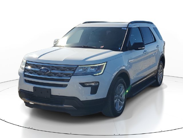 Used 2018 Ford Explorer XLT w/ Equipment Group 202A AWD/4WD image 2