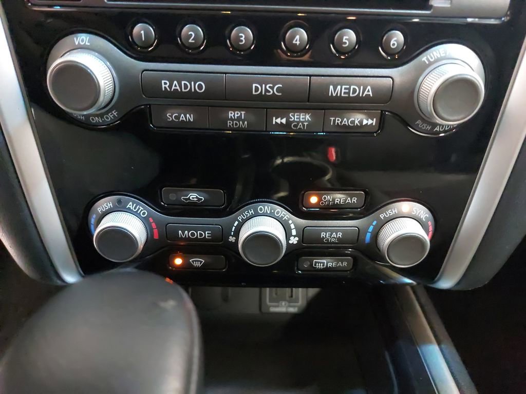 Used 2020 Nissan Pathfinder SV image 22