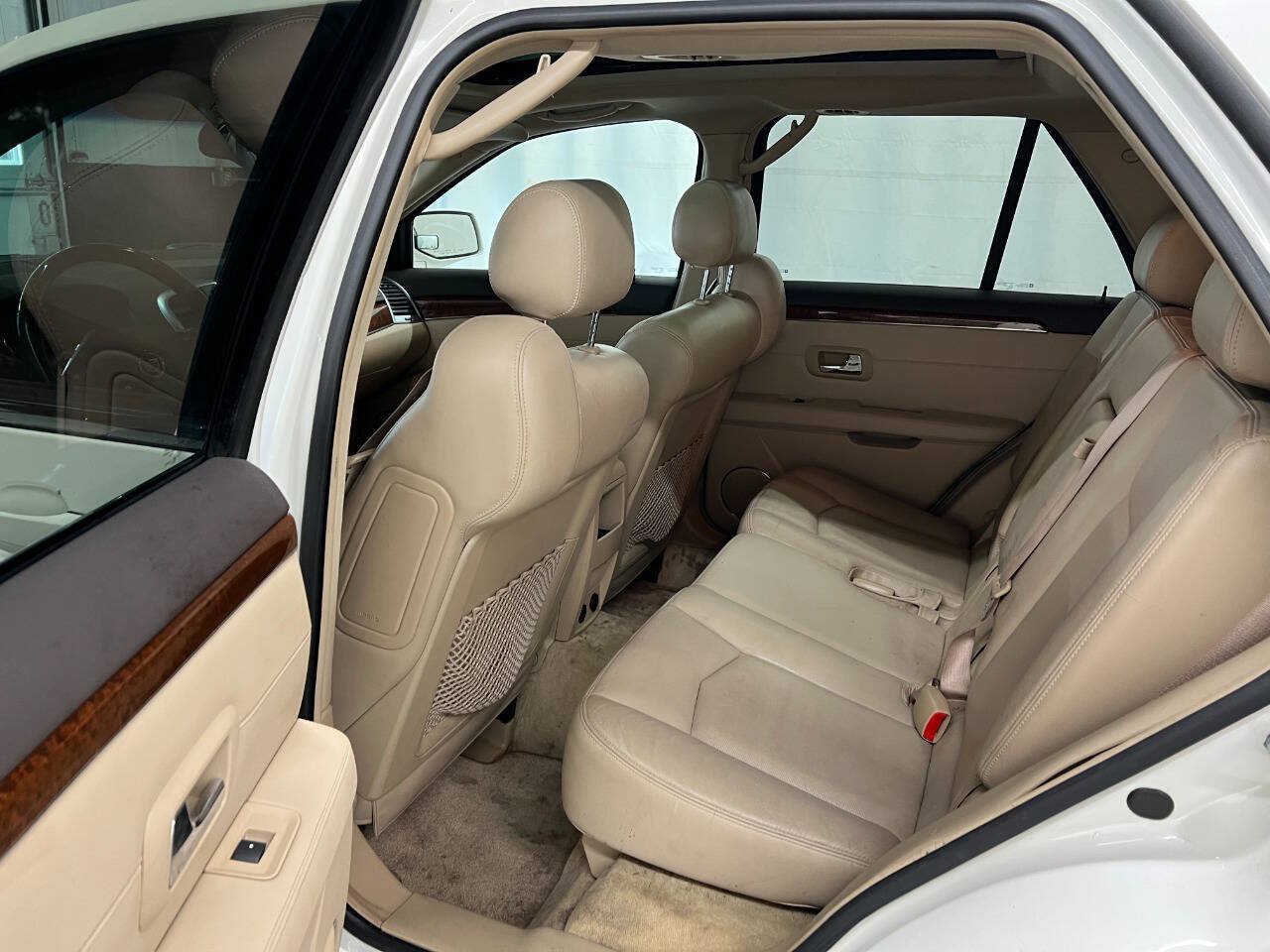 Used 2007 Cadillac SRX w/ Utility Package AWD/4WD image 9