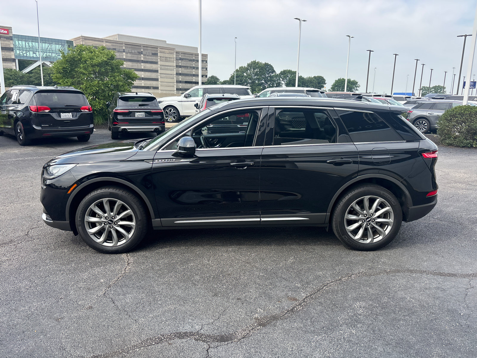 Certified 2022 Lincoln Corsair AWD w/ Premium Package image 4