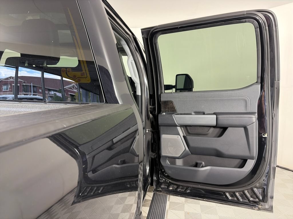 Used 2023 Ford F250 Lariat w/ Lariat Ultimate Package AWD/4WD image 29