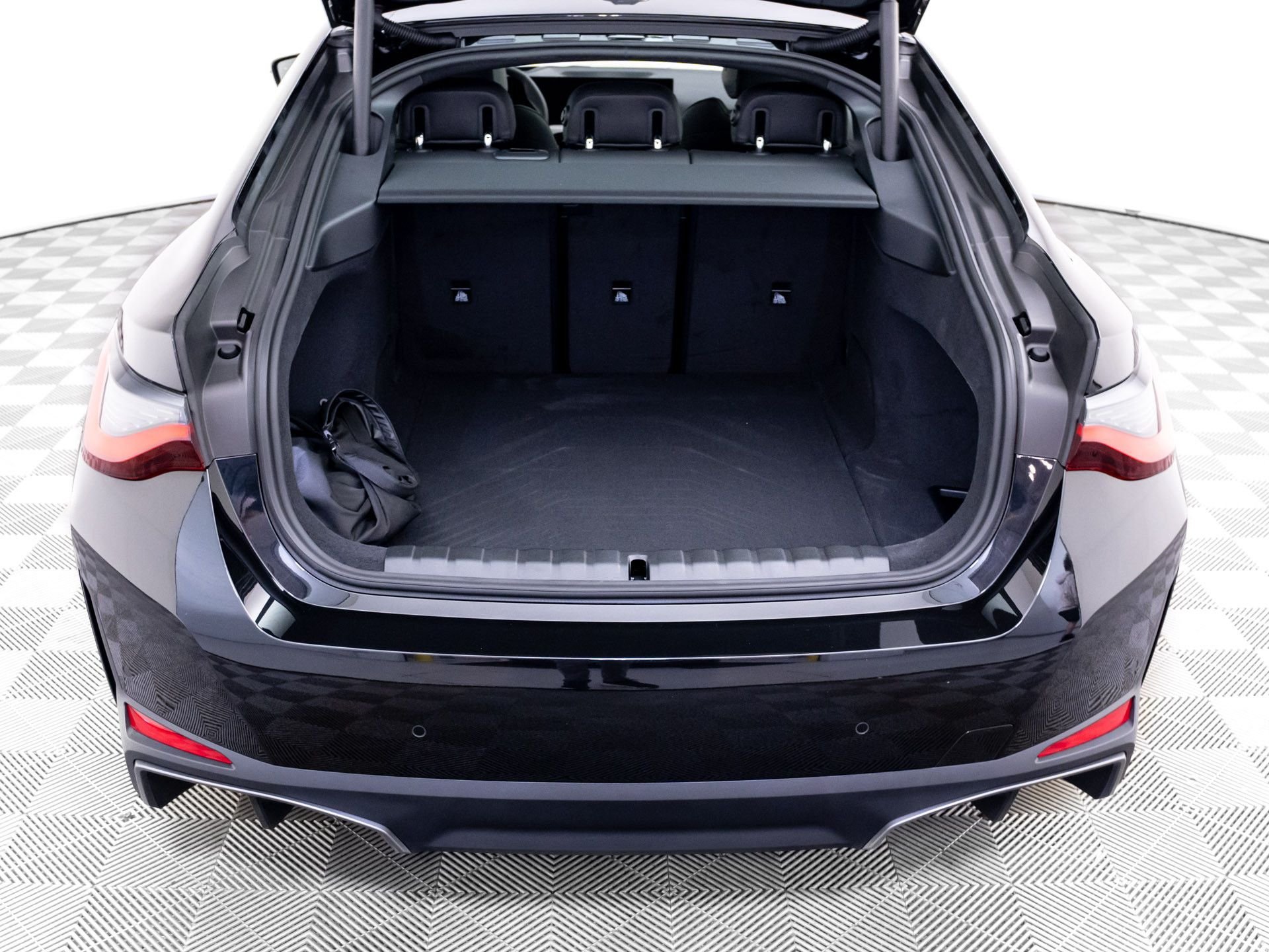 New 2026 BMW i4 xDrive40i w/ Premium Package AWD/4WD image 31