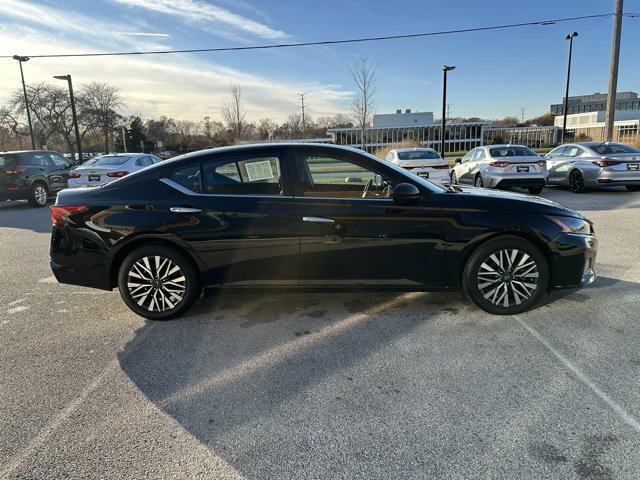 Used 2024 Nissan Altima 2.5 SV image 5