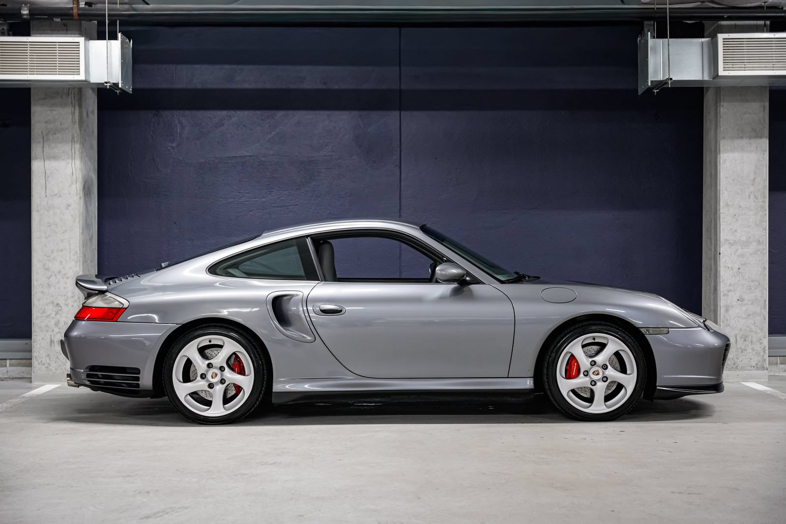 Used 2001 Porsche 911 Turbo AWD/4WD image 2