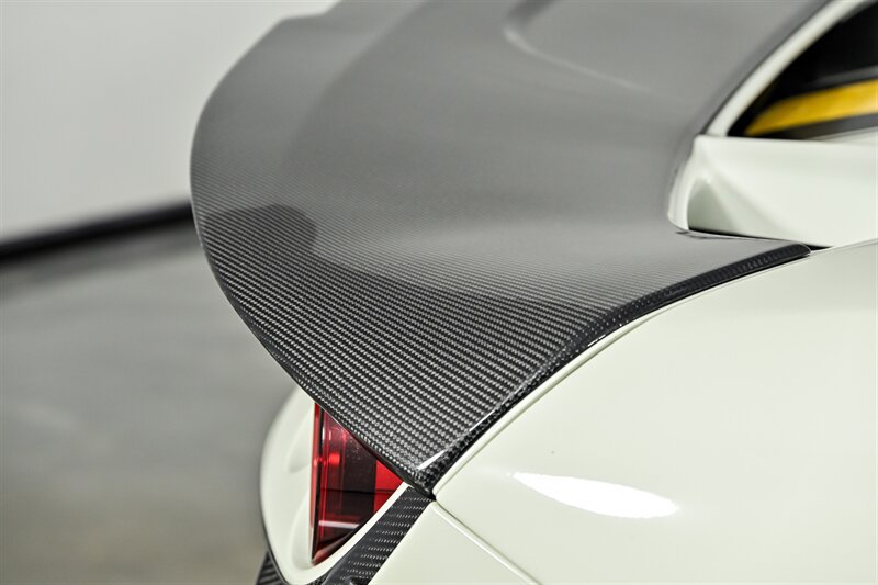 Used 2022 Ferrari F8 Tributo RWD image 12
