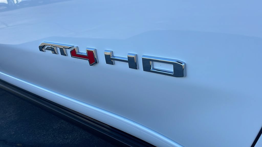 New 2026 GMC Sierra 2500 AT4 w/ AT4 Premium Plus Package AWD/4WD image 10