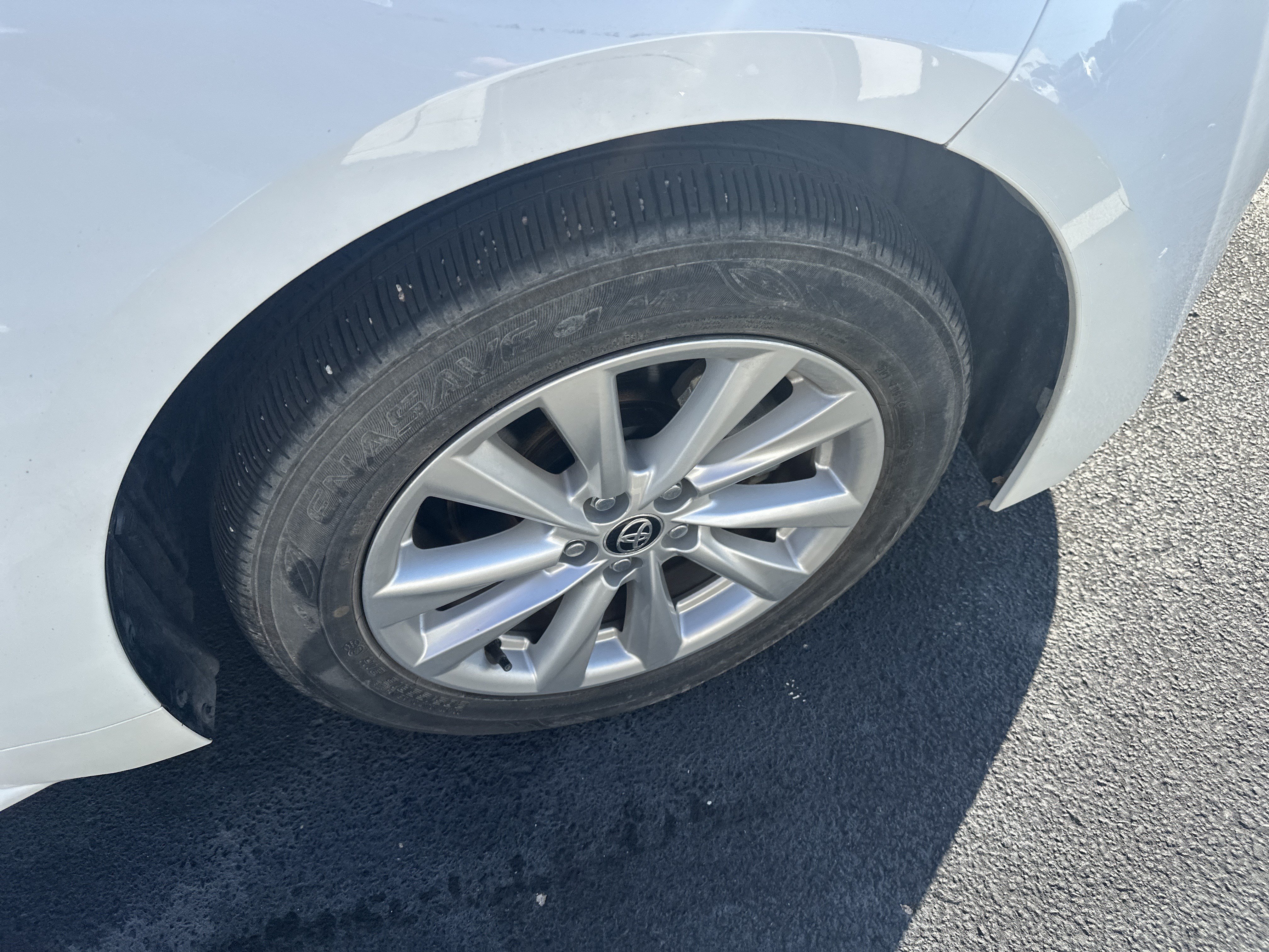 Used 2024 Toyota Corolla LE w/ LE Convenience Package FWD image 33