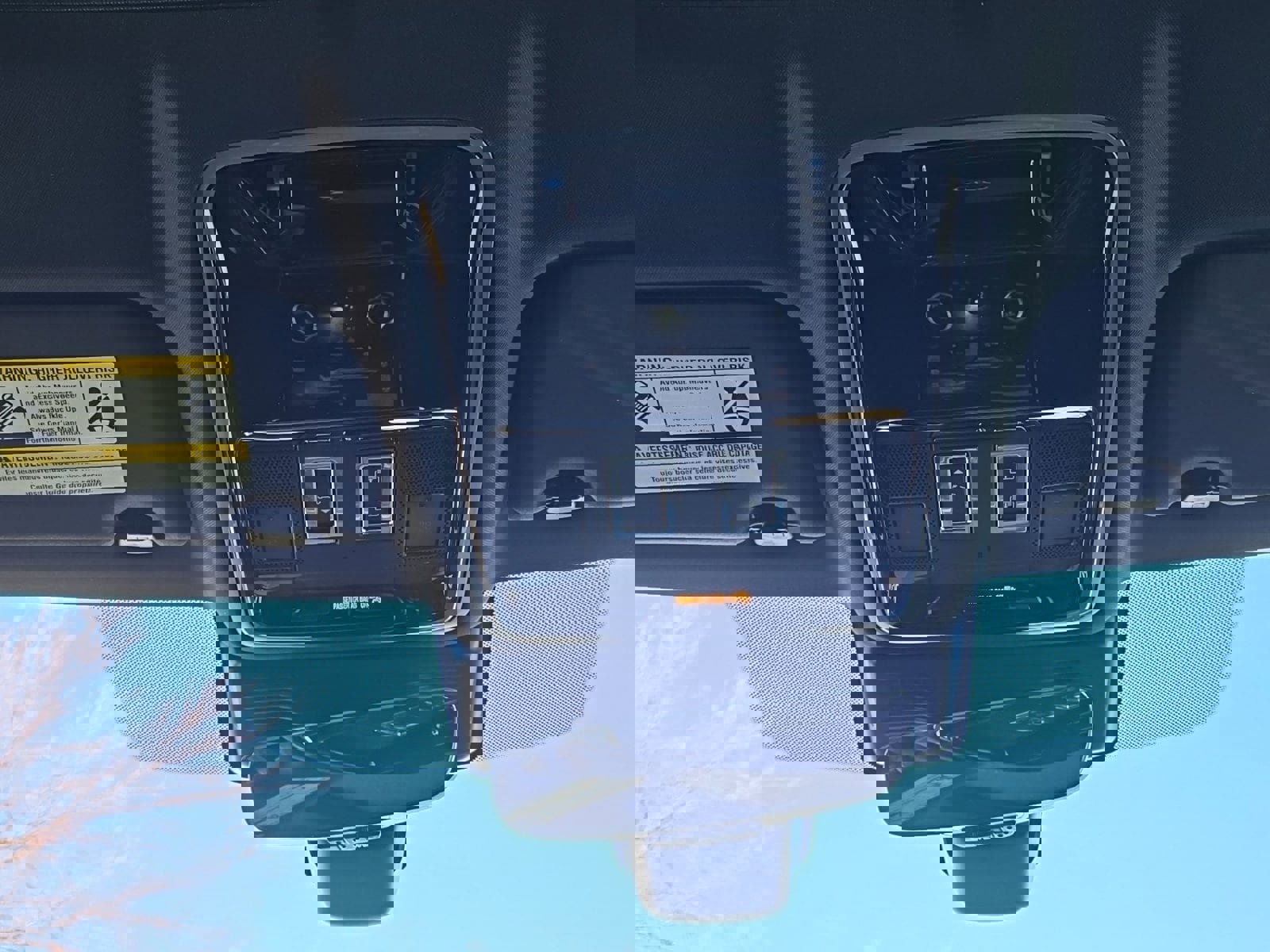 Used 2023 Land Rover Range Rover Velar R-Dynamic S image 21