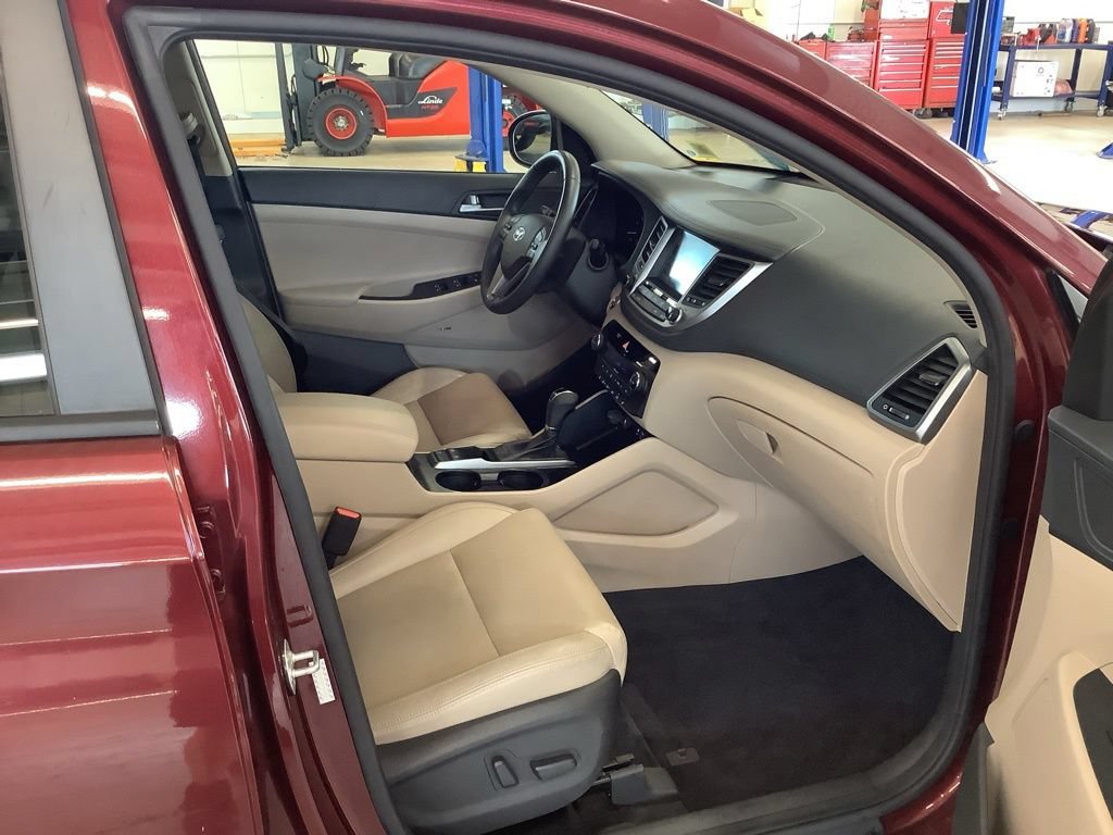 Used 2017 Hyundai Tucson Limited AWD/4WD image 12