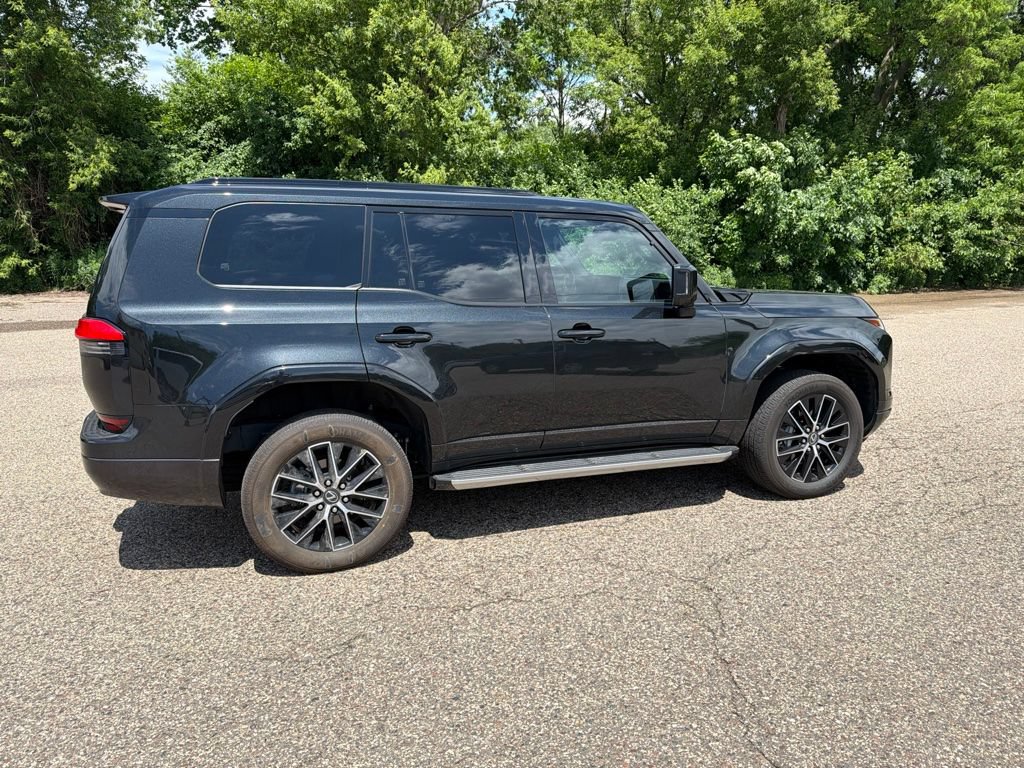 Used 2025 Lexus GX 550 w/ Accessory Package (2T) AWD/4WD image 23