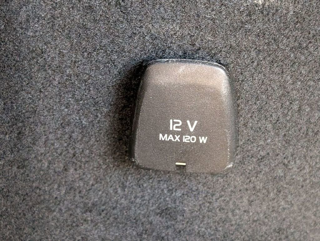 Used 2023 Volvo XC60 B6 Ultimate w/ Climate Package image 26