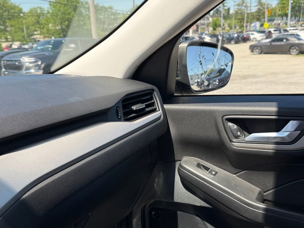 Used 2021 Ford Escape SE w/ SE Sport Appearance Package AWD/4WD image 23