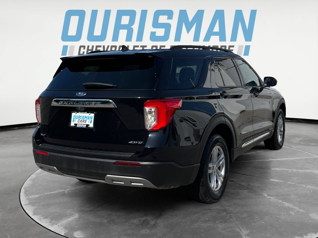 Used 2023 Ford Explorer XLT w/ Equipment Group 202A AWD/4WD image 6
