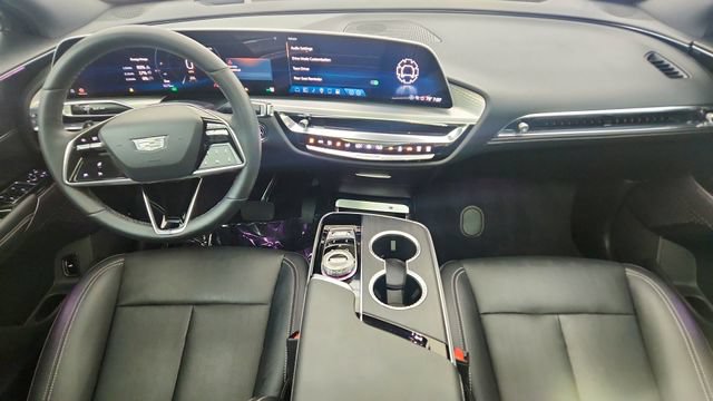 Used 2025 Cadillac Lyriq Sport AWD/4WD image 21