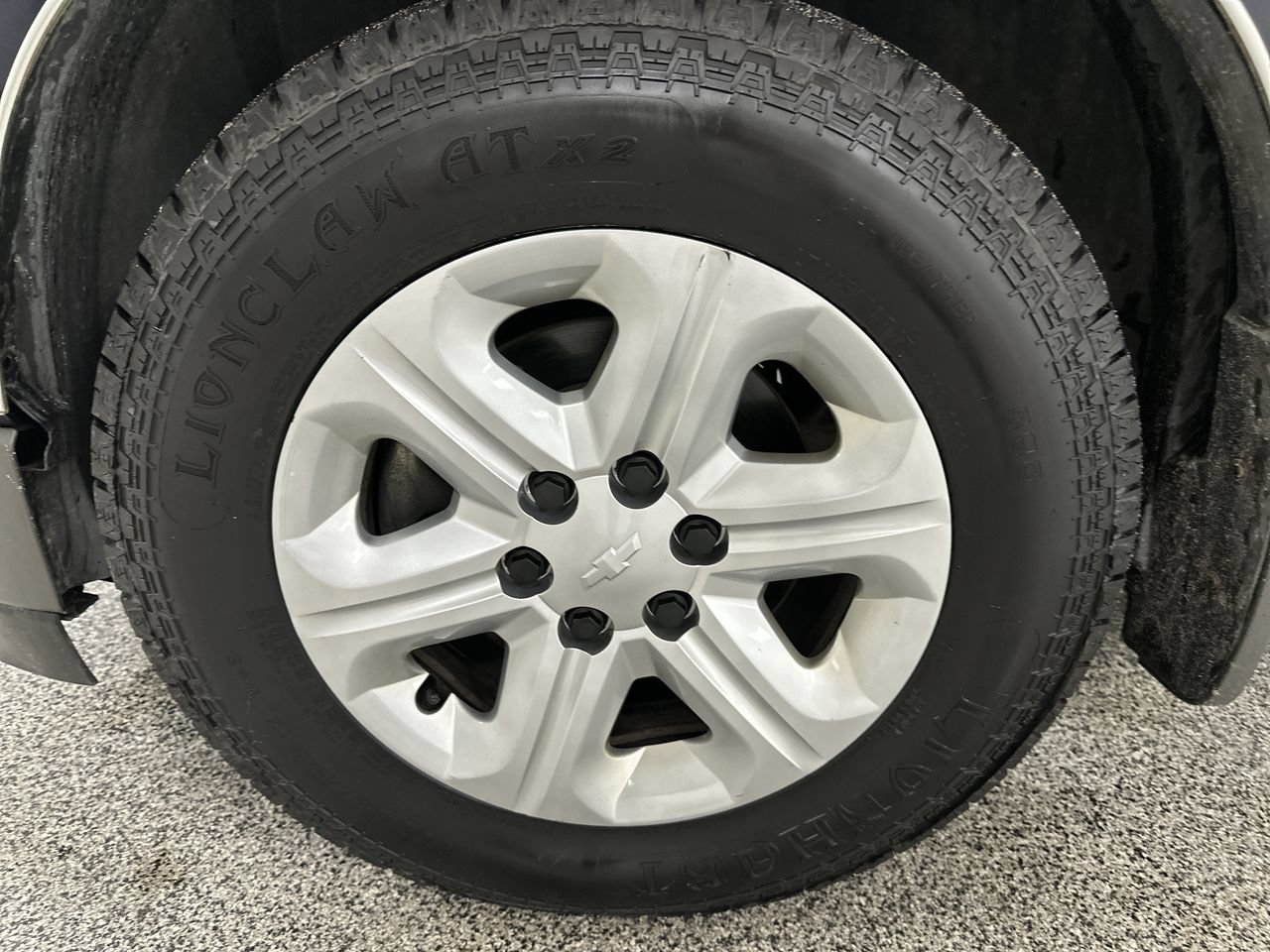 Used 2012 Chevrolet Traverse LS FWD image 15