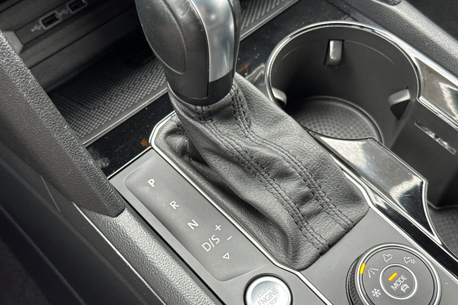 Used 2020 Volkswagen Atlas Cross Sport SEL Premium R-Line image 22