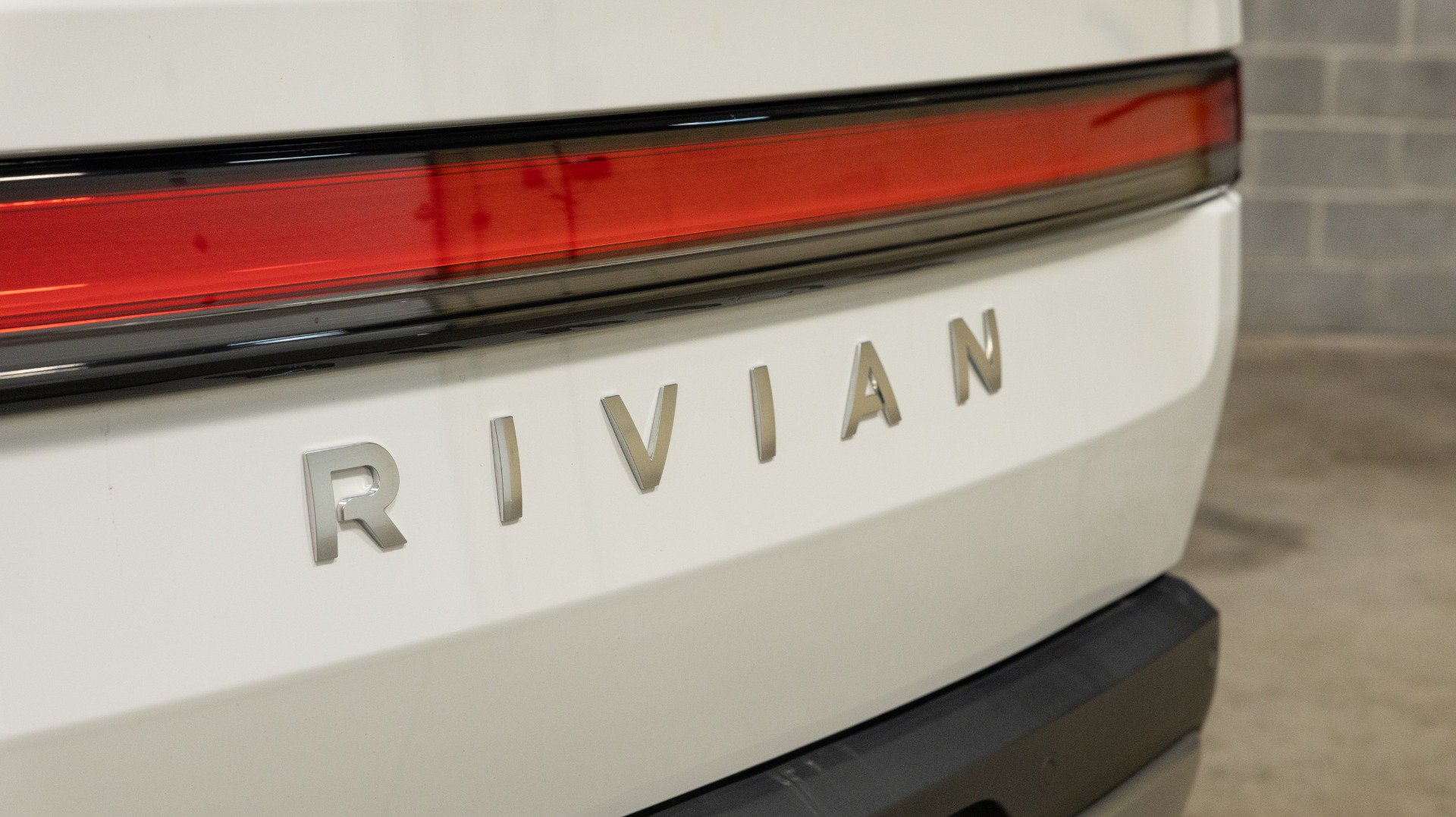Used 2022 Rivian R1T Adventure AWD/4WD image 12