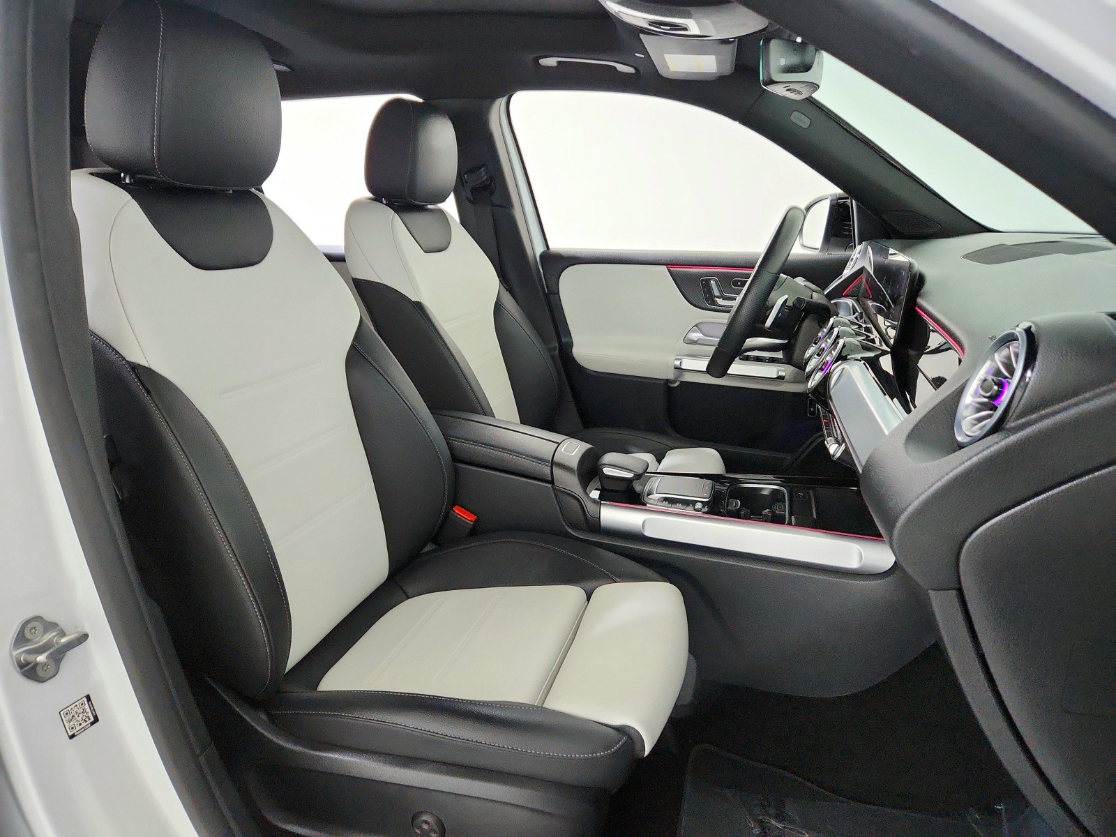 Certified 2022 Mercedes-Benz GLB 250 image 24