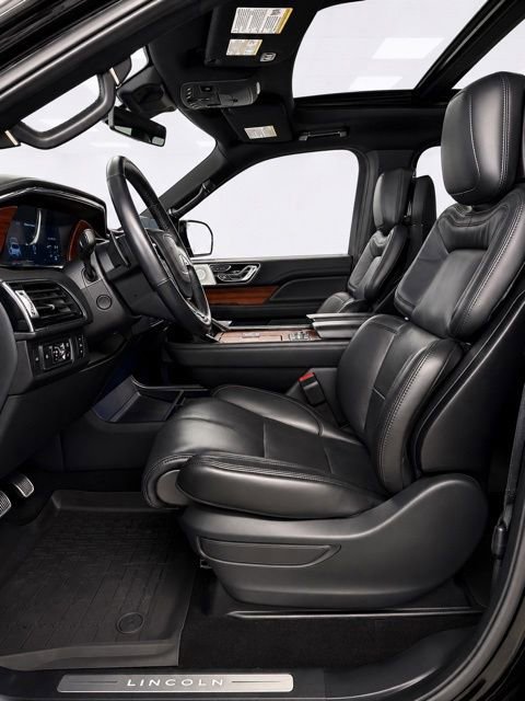 Used 2022 Lincoln Navigator L Reserve AWD/4WD image 13