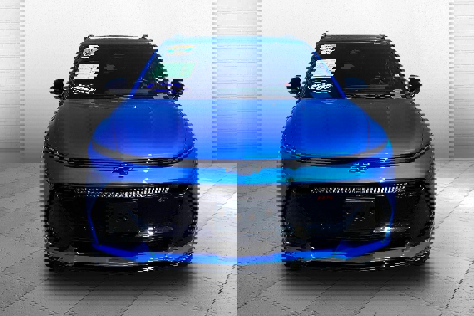 Used 2025 Chevrolet Equinox EV RS FWD image 2