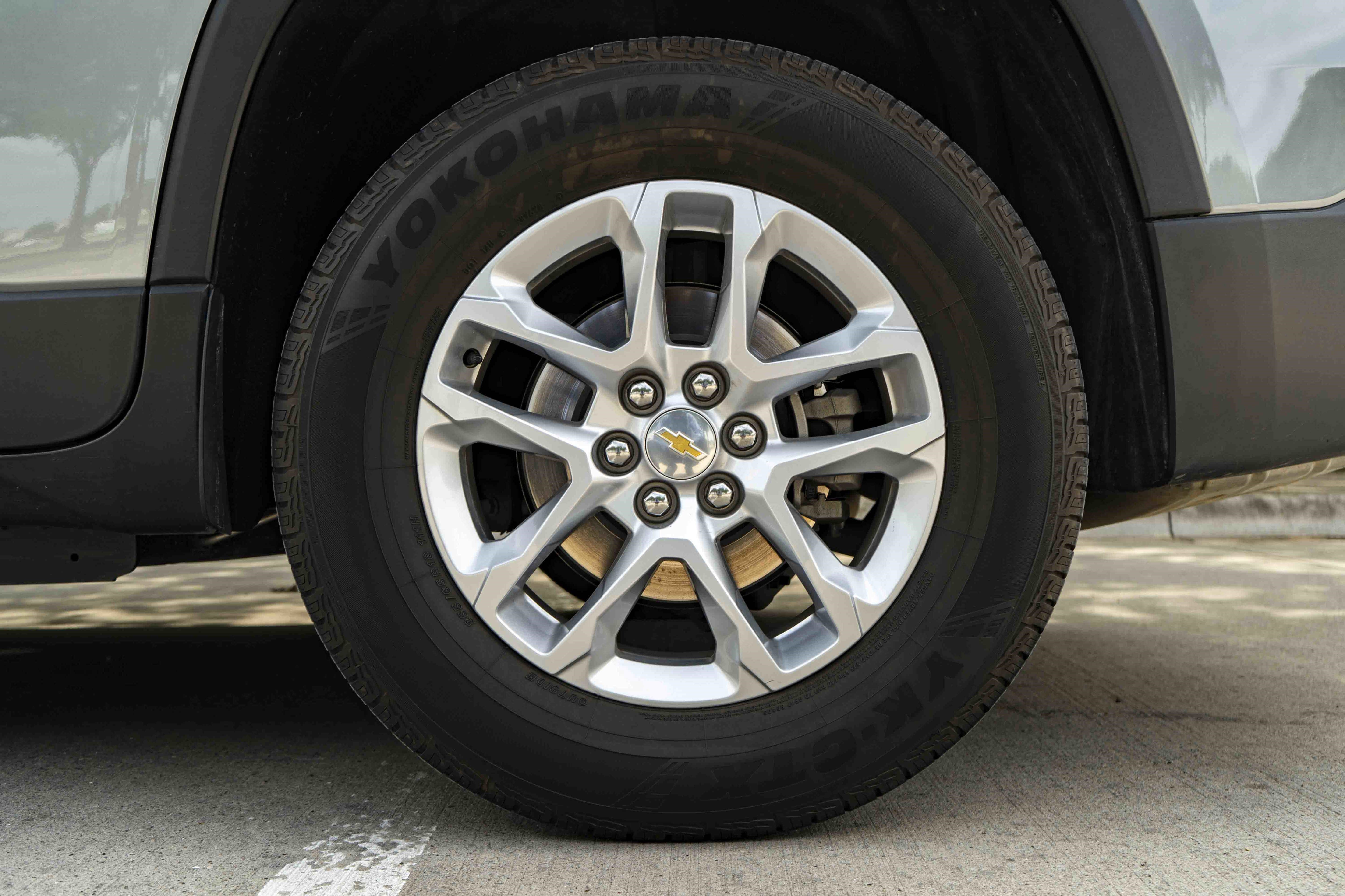 Used 2023 Chevrolet Traverse LS FWD image 15
