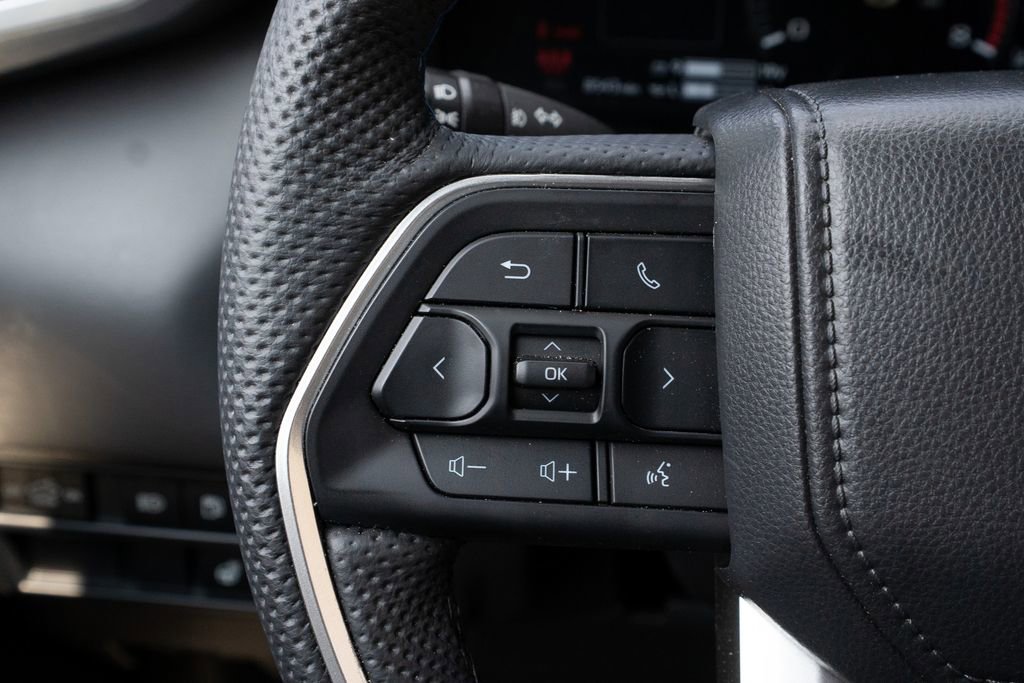 New 2025 Toyota Tundra Platinum w/ TRD Off-Road Package image 16