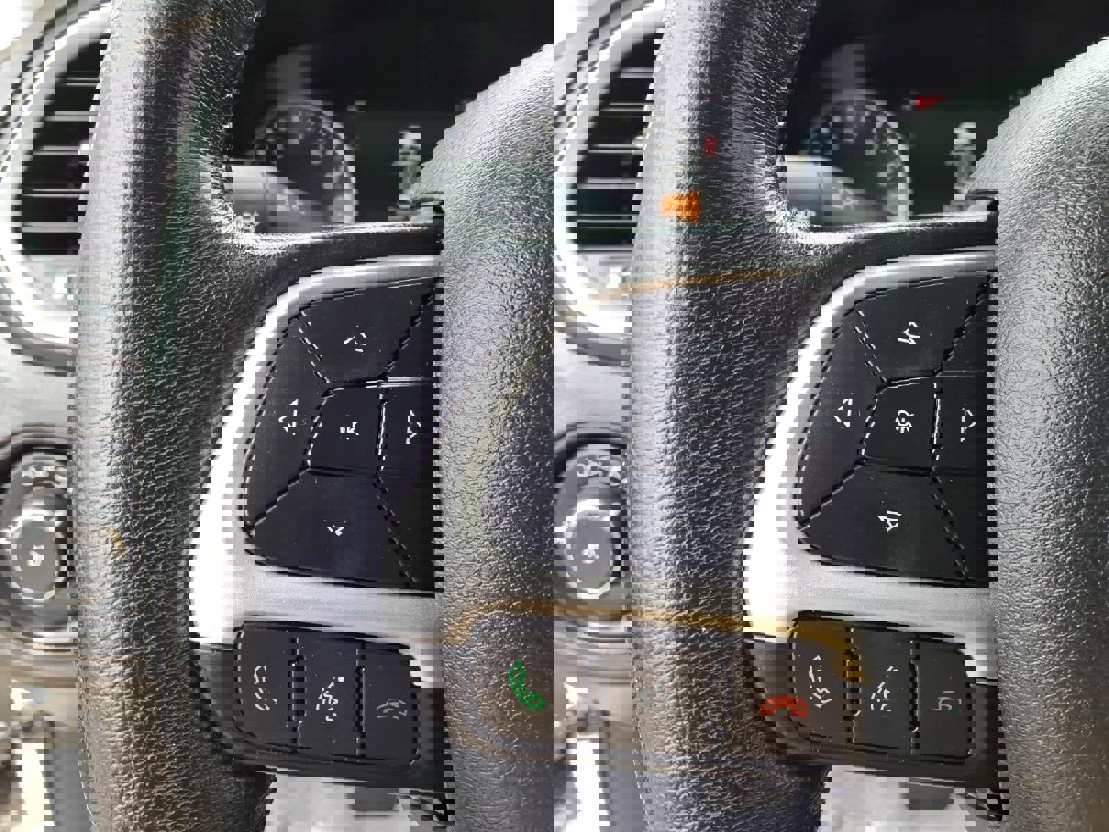 Used 2019 Jeep Renegade Latitude w/ UConnect 8.4 Nav Group image 7