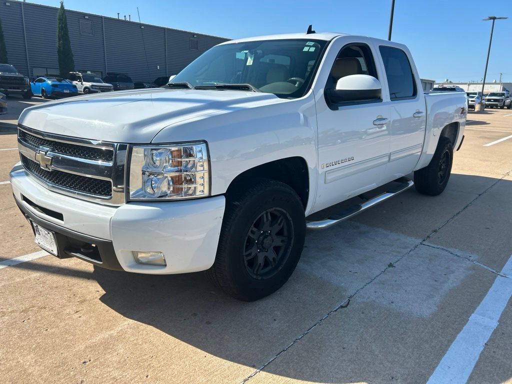 Used 2009 Chevrolet Silverado 1500 LTZ w/ Safety Package AWD/4WD image 2