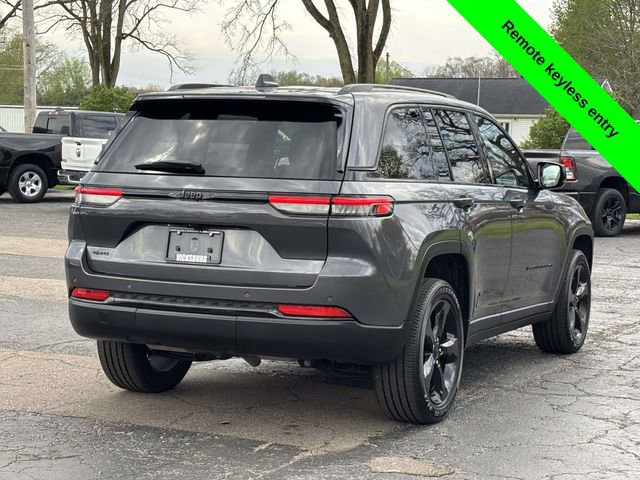 Used 2023 Jeep Grand Cherokee Altitude AWD/4WD image 34