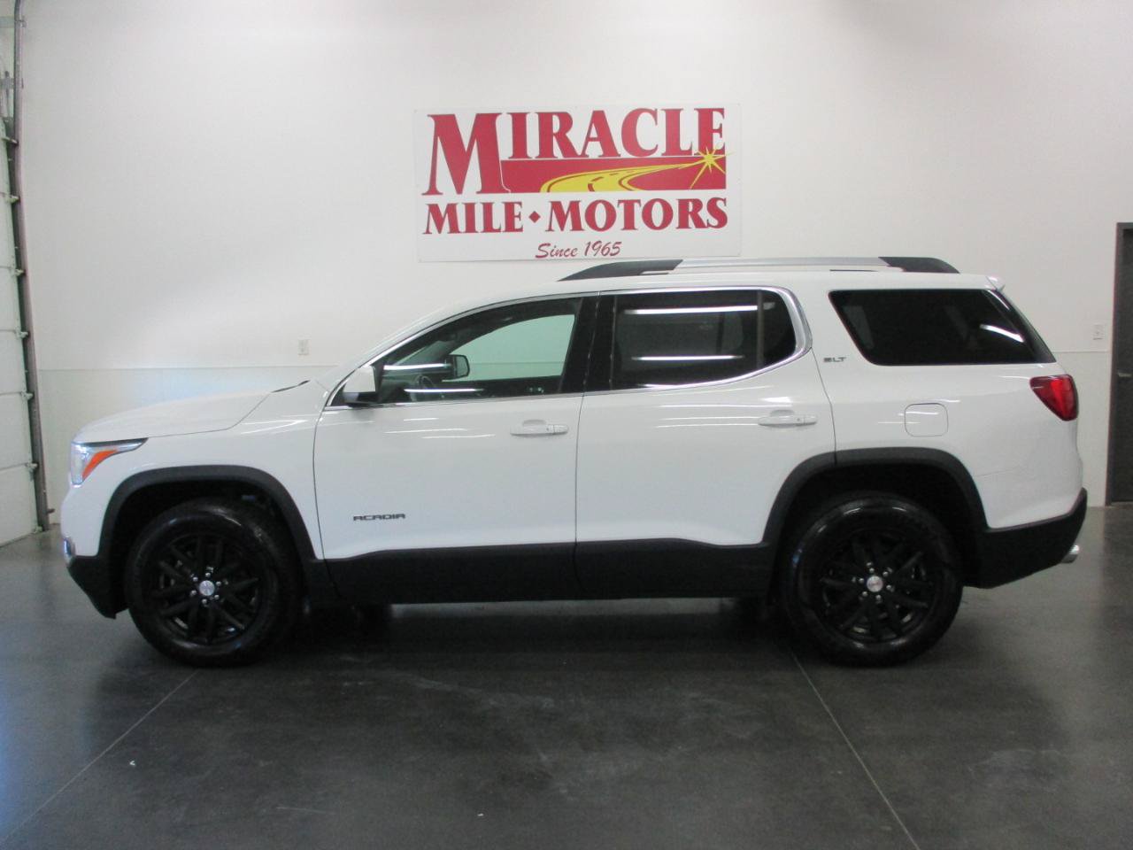 Used 2019 GMC Acadia SLT AWD/4WD image 2