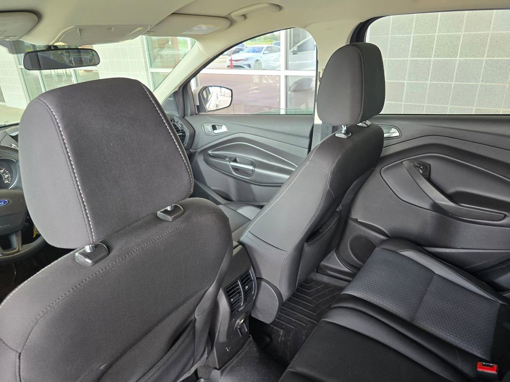Used 2017 Ford Escape SE image 19