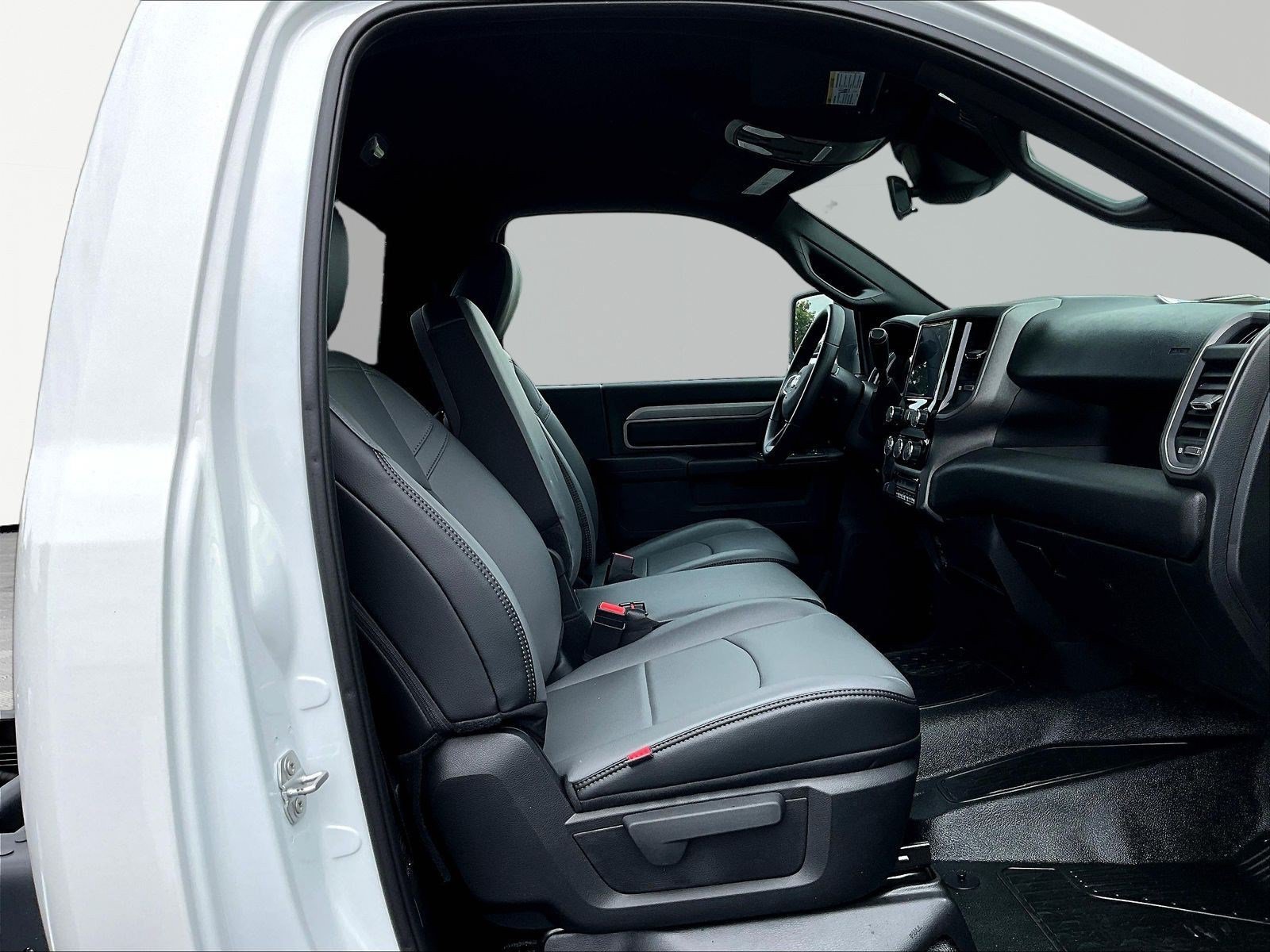New 2026 RAM 5500 Tradesman AWD/4WD image 10