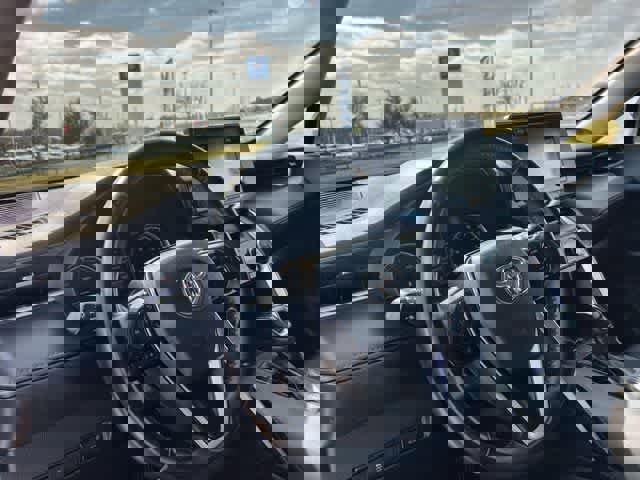 Used 2021 Toyota Venza LE w/ Carpet Mat Package (TMS) image 15