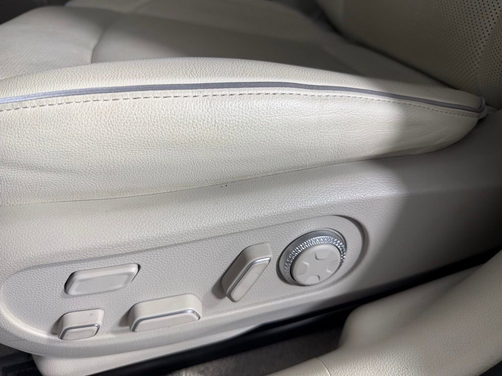 Used 2023 Genesis GV60 Advanced image 25