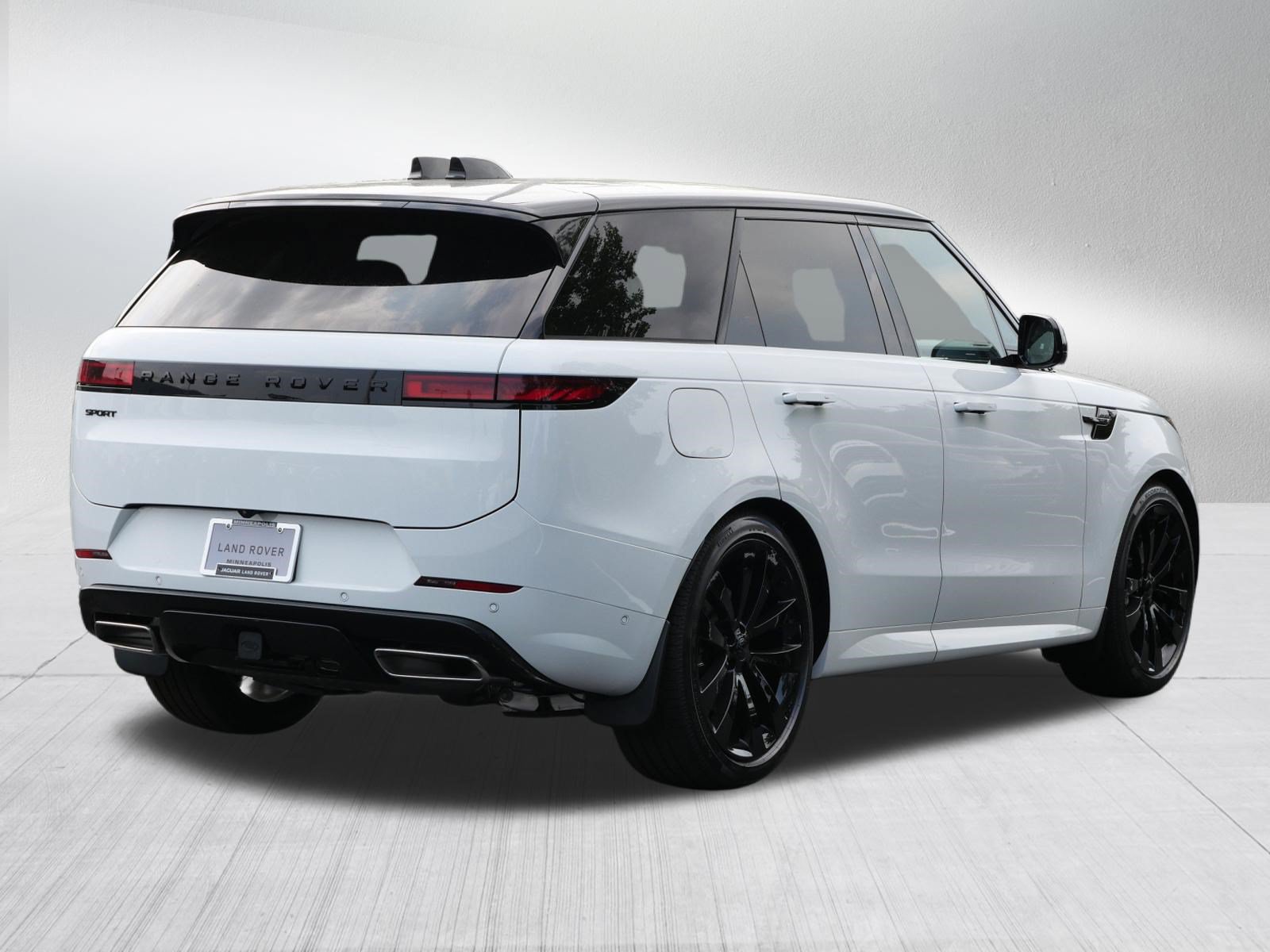 New 2026 Land Rover Range Rover Sport Dynamic SE AWD/4WD image 2