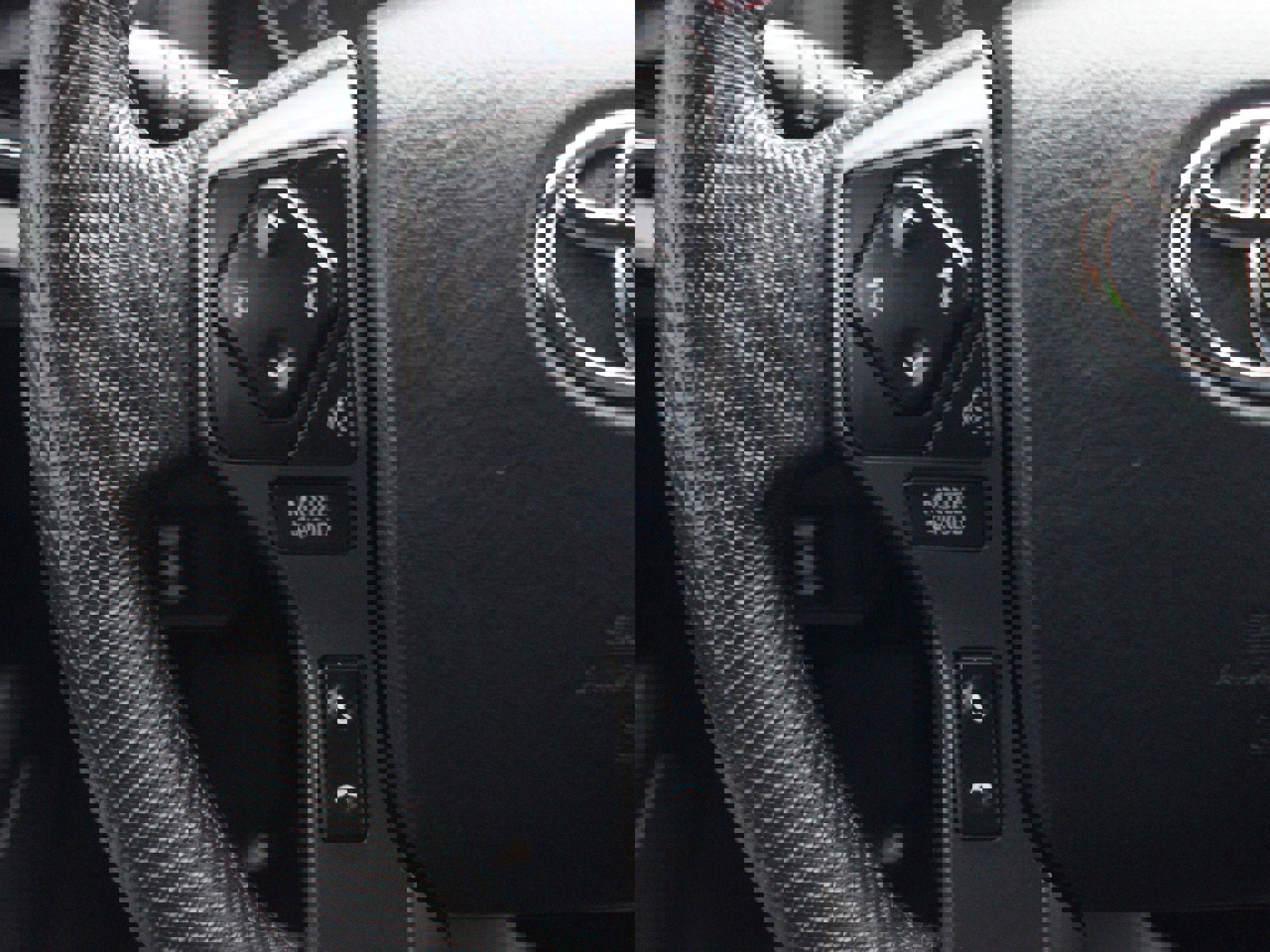 Used 2023 Toyota Tacoma TRD Off-Road image 8